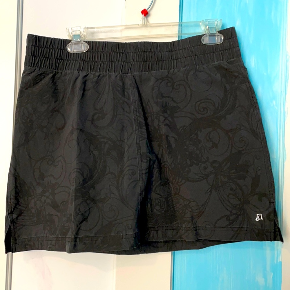 Skirt w/bike shorts underneath SkirtSports M black